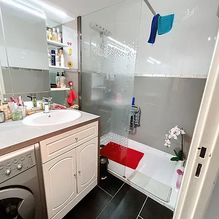 Cosy 1 Bedroom Republique 236 칸느